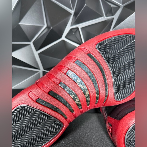 Jordan Men's Black Retro 12 - Picture 9 of 12